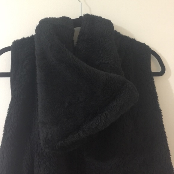 Only 2 left ❤️New! Cozy long Sherpa vest NWT - Picture 4 of 4